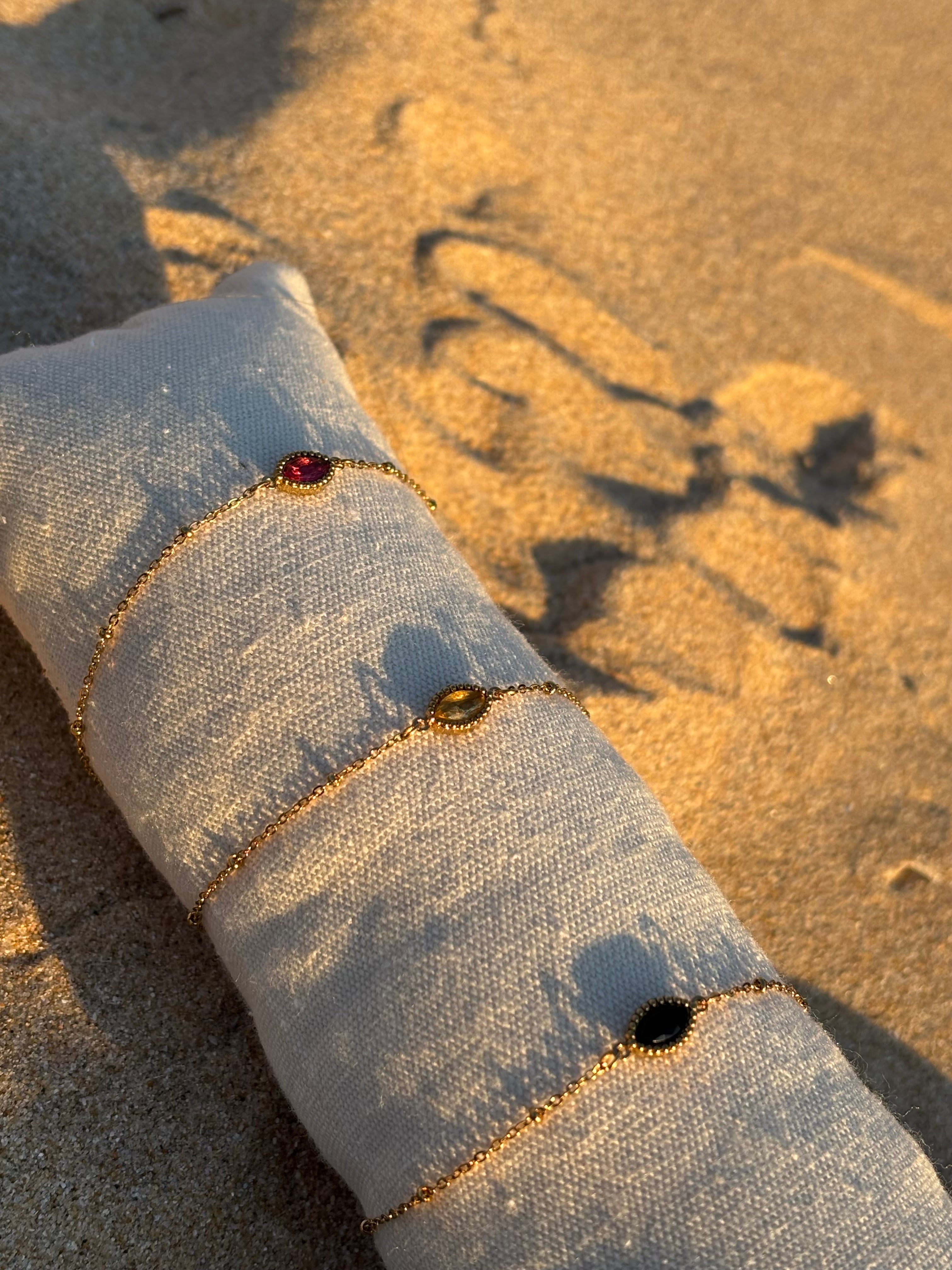 Bracelet fin avec pierre