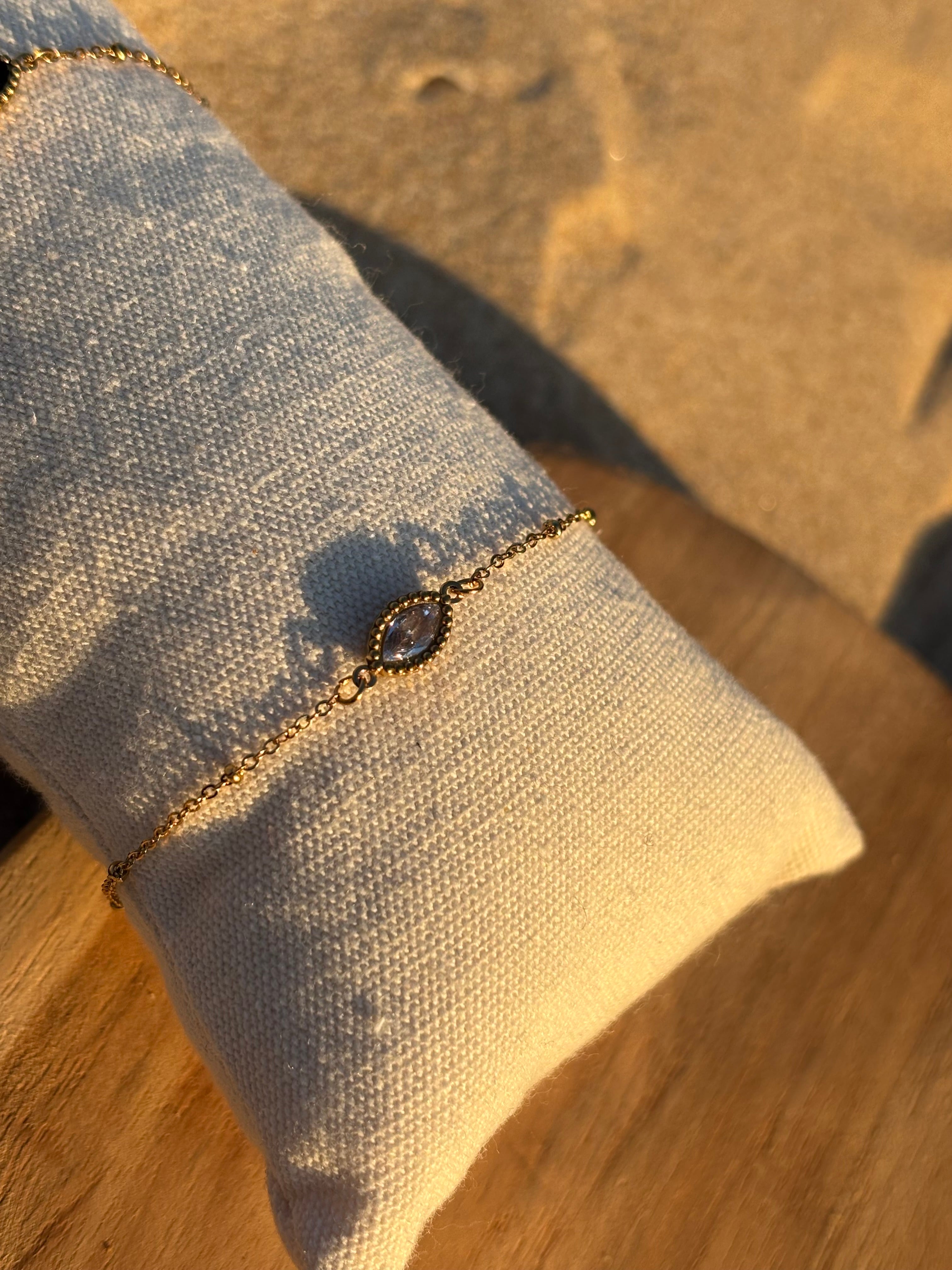 Bracelet fin avec pierre